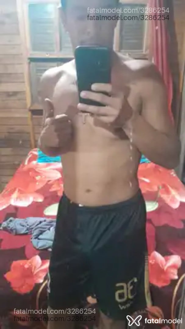 Acompanhante homem morena (o) de olhos verdes - Morenosemlimites