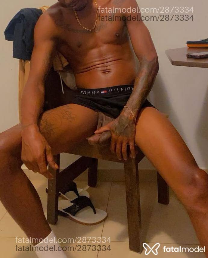 Acompanhante homem morena (o) de olhos castanhos - Yury