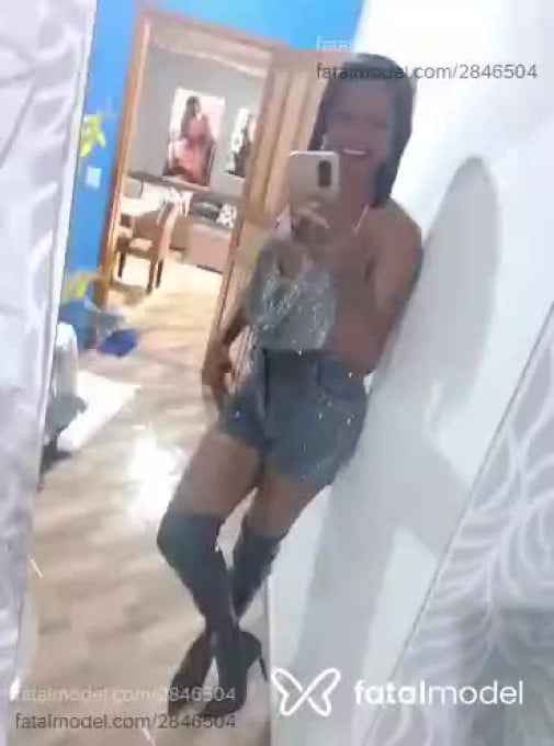 Acompanhante mulher trans morena (o) de olhos pretos em Manhuaçu Acompanhante mulher trans morena (o) de olhos pretos em Manhuaçu - Maria Augusta