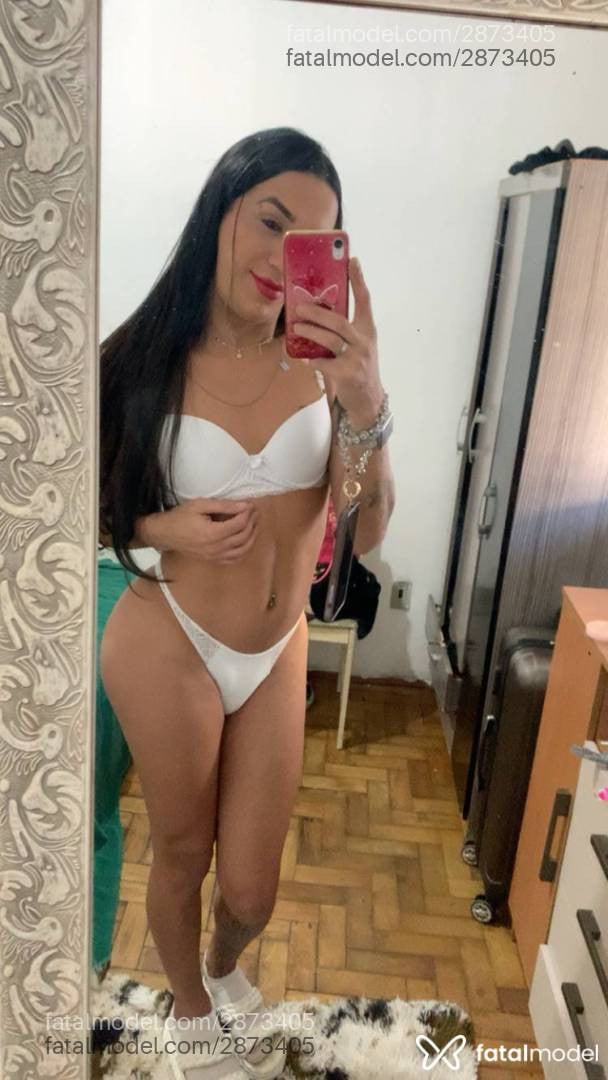 Acompanhante mulher trans com cabelo castanho de olhos castanhos - Aylla Ninfah