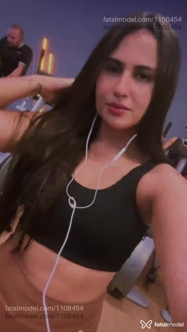 Acompanhante mulher com cabelo castanho de olhos castanhos em Janaúba Acompanhante mulher com cabelo castanho de olhos castanhos em Janaúba - Laylla Mineirinh
