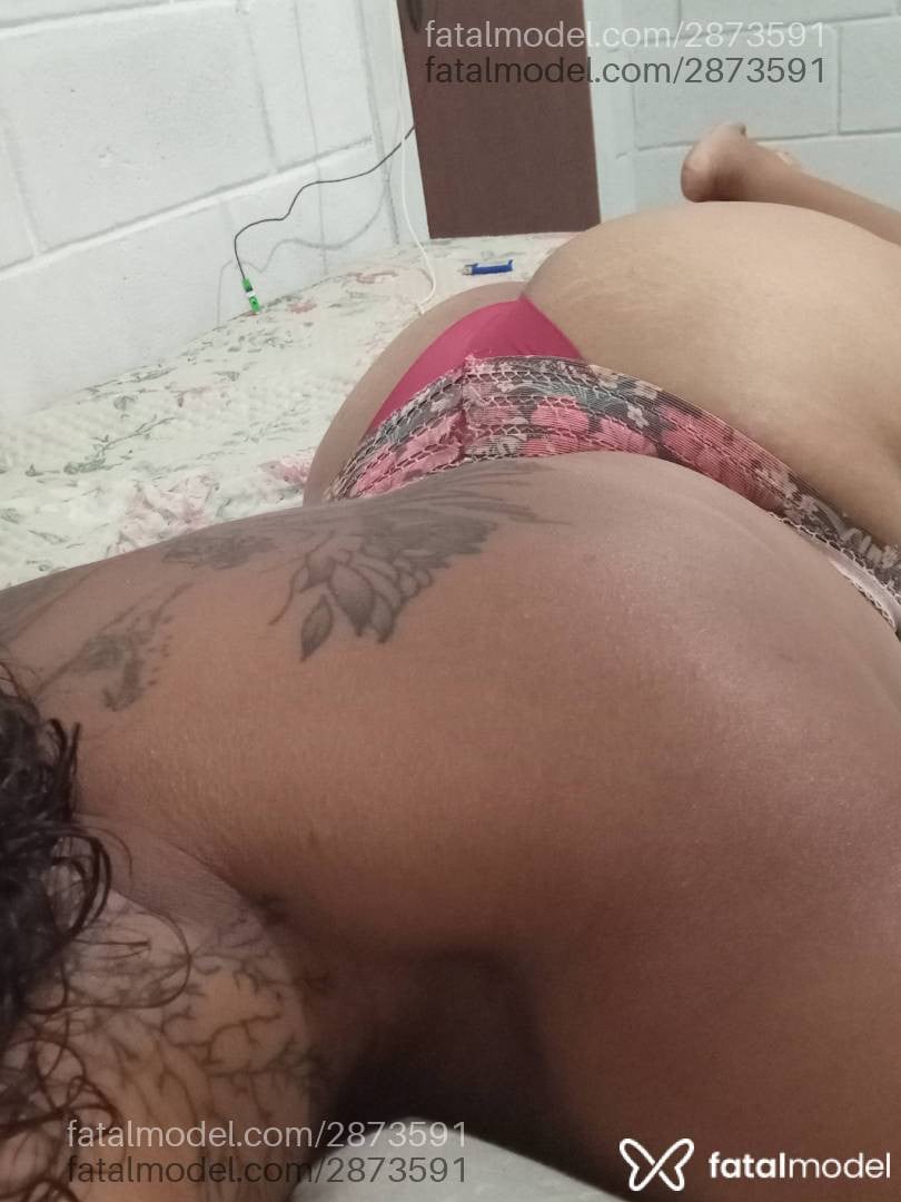 Acompanhante mulher morena (o) de olhos castanhos - Brenda Acompanhante mulher morena (o) de olhos castanhos - Brenda