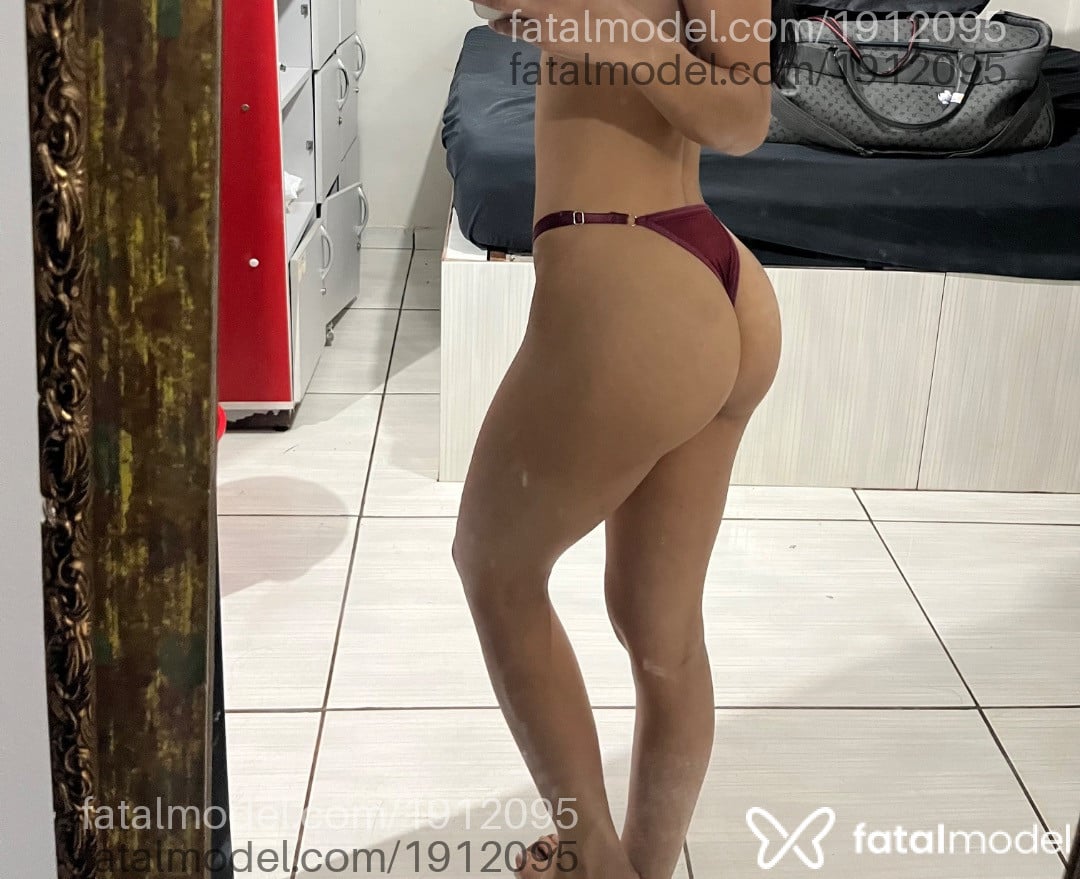 Acompanhante mulher morena (o) de olhos castanhos em Palotina Acompanhante mulher morena (o) de olhos castanhos em Palotina - Jade Alencar