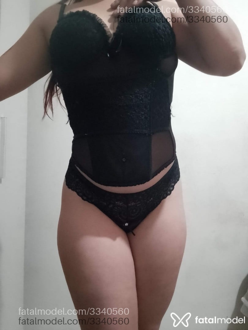 Acompanhante mulher com cabelo castanho de olhos castanhos em Santiago Acompanhante mulher com cabelo castanho de olhos castanhos em Santiago - Bruna Millene