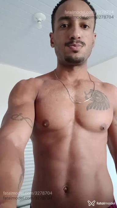 Acompanhante homem com cabelo castanho de olhos pretos em Virtual - Rodrigo