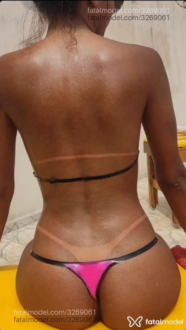 Acompanhante mulher com cabelo castanho de olhos verdes em Belo Horizonte - Safira Oliv