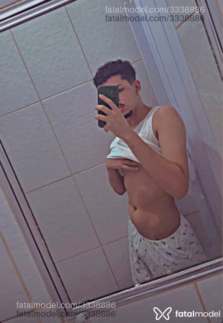 Acompanhante homem morena (o) de olhos castanhos - Robson