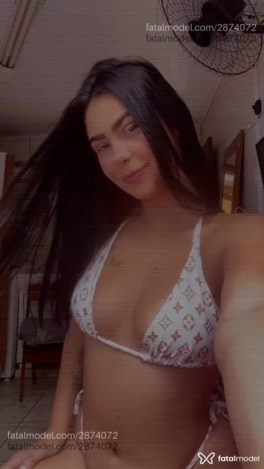 Acompanhante mulher morena (o) de olhos mel em Londrina - Heloísa Vicente
