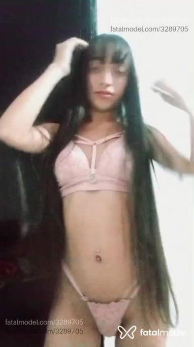 Acompanhante mulher com cabelo castanho de olhos castanhos em Goiânia - Emília