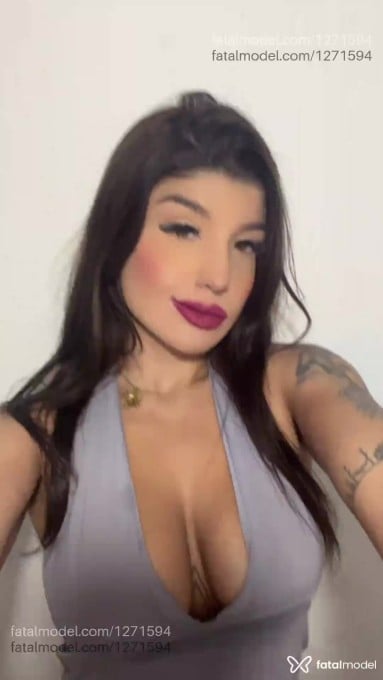 Acompanhante mulher com cabelo castanho de olhos mel em Porto Alegre - Brunatr
