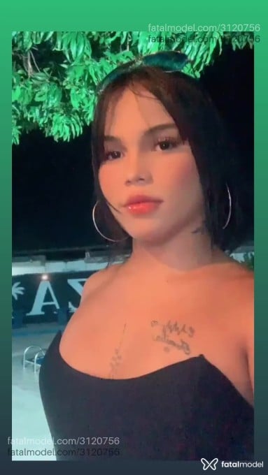 Acompanhante mulher trans com cabelo castanho de olhos pretos em Boa Vista - Valentina