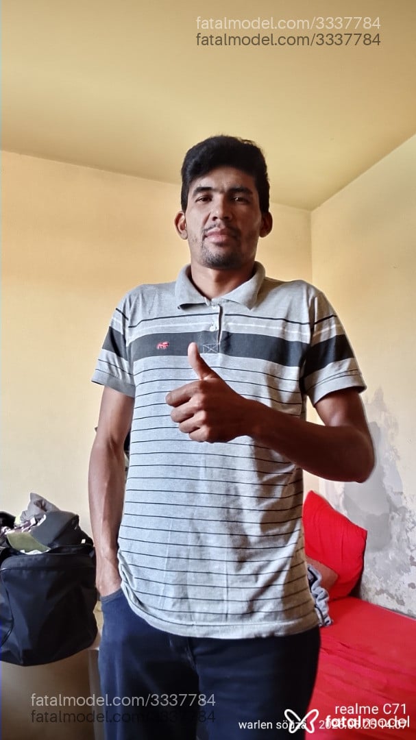 Acompanhante homem morena (o) de olhos castanhos em Oliveira Acompanhante homem morena (o) de olhos castanhos em Oliveira - Chalin