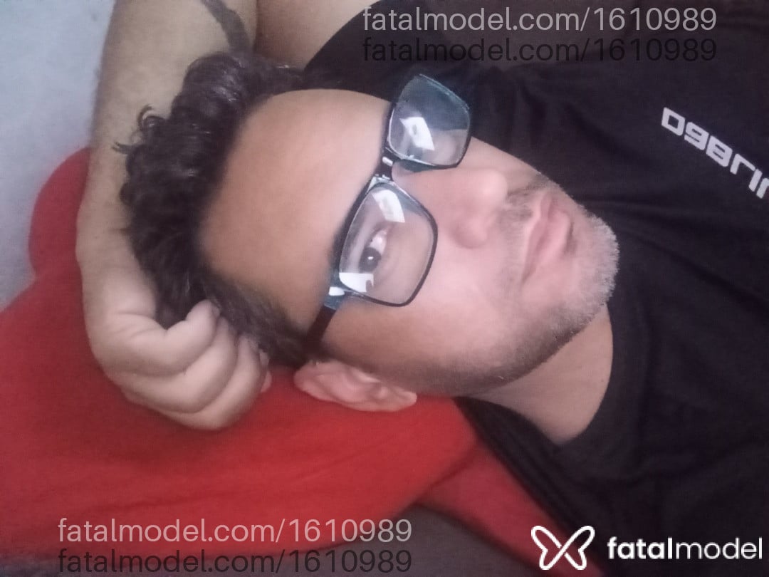Acompanhante homem com cabelo castanho de olhos castanhos em Maringá - Rony cavallheiro