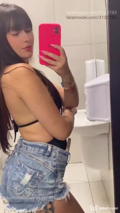 Acompanhante mulher com cabelo castanho de olhos verdes em Quedas do Iguaçu Acompanhante mulher com cabelo castanho de olhos verdes em Quedas do Iguaçu - Jade Larissa