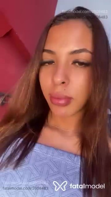 Acompanhante mulher trans com cabelo castanho de olhos castanhos em Petrolina - Mirela Bahianinha