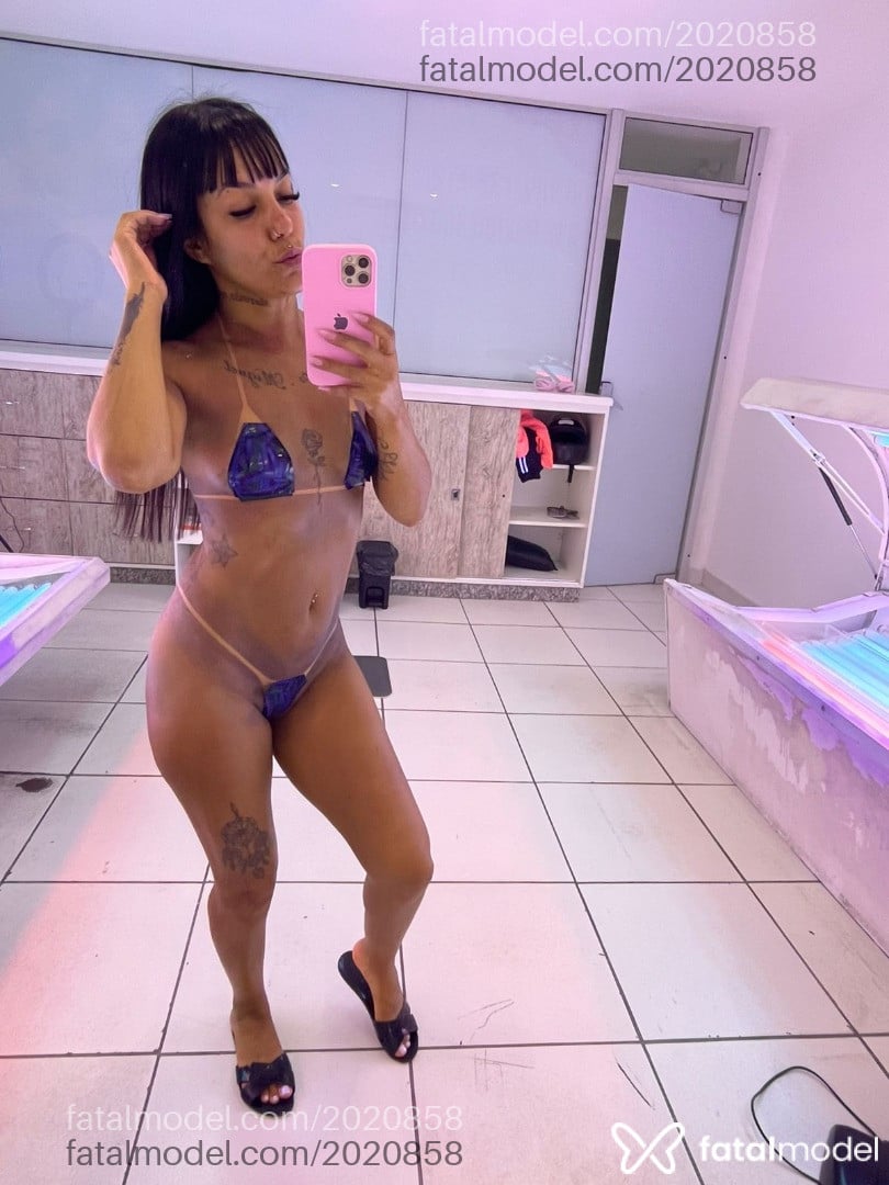 Acompanhante mulher morena (o) de olhos pretos - Sarah Savóia Acompanhante mulher morena (o) de olhos pretos - Sarah Savóia