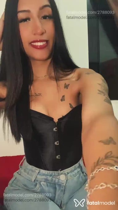 Acompanhante mulher trans morena (o) de olhos pretos em Alfenas - Emilly