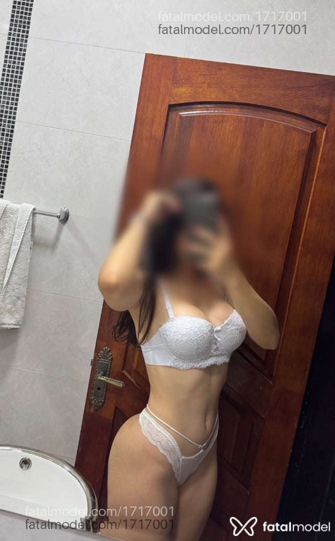 Acompanhante mulher com cabelo castanho de olhos castanhos em Foz do Iguaçu Acompanhante mulher com cabelo castanho de olhos castanhos em Foz do Iguaçu - Fer