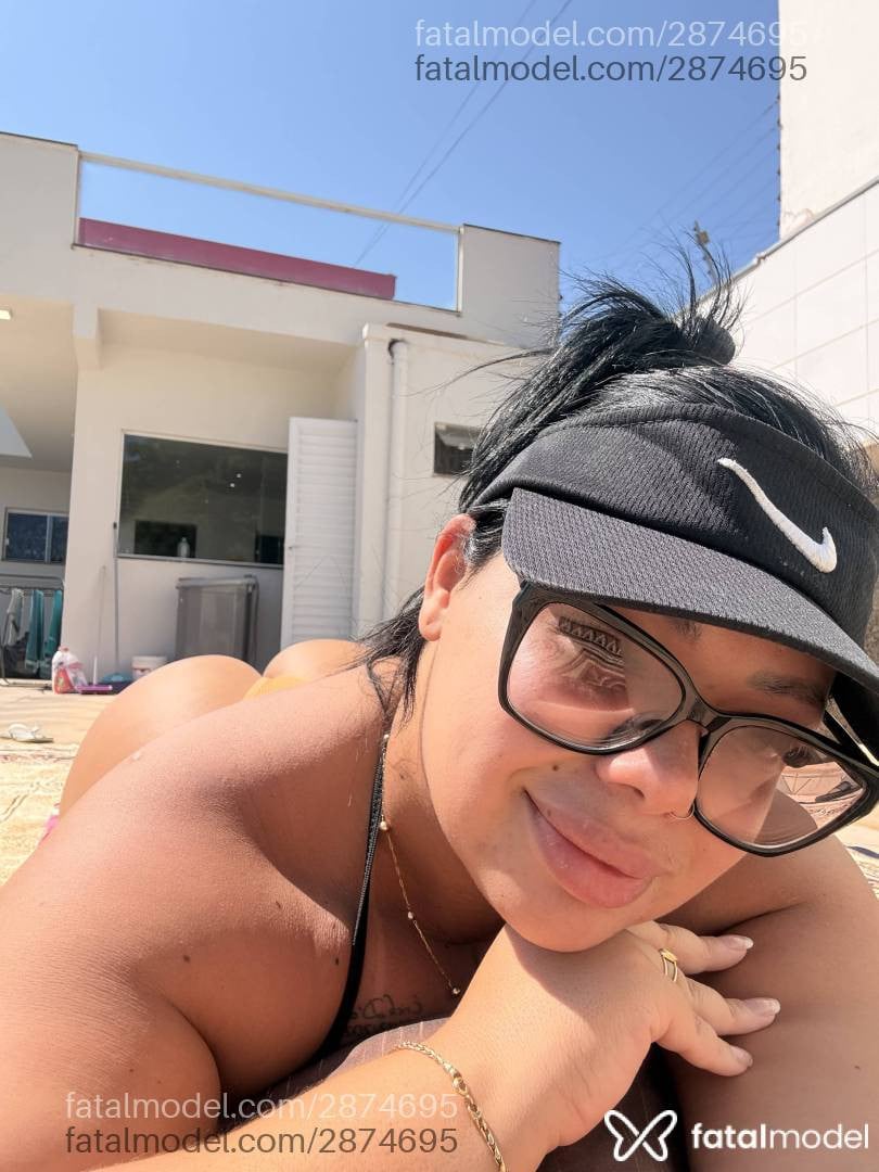 Acompanhante mulher morena (o) de olhos castanhos - Luiza Neves