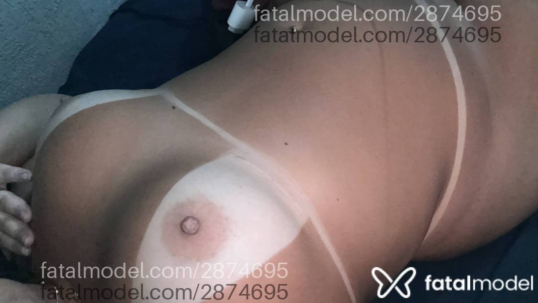 Acompanhante mulher morena (o) de olhos castanhos - Luiza