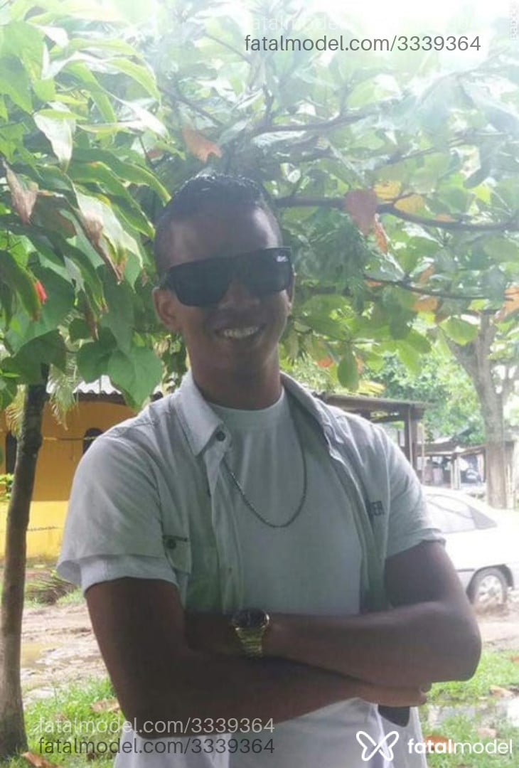 Acompanhante homem morena (o) de olhos castanhos em Suzano Acompanhante homem morena (o) de olhos castanhos em Suzano - Mike
