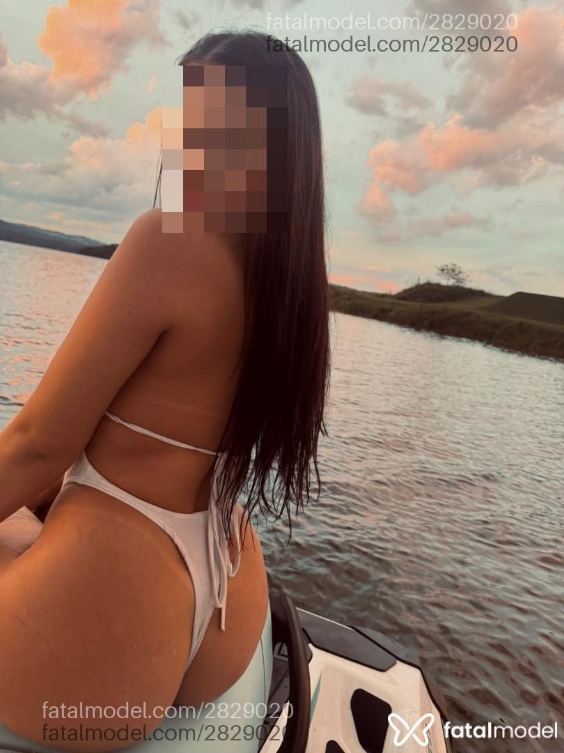 Acompanhante mulher com cabelo castanho de olhos castanhos em Belo Horizonte - Sofia