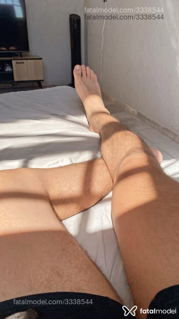 Acompanhante homem com cabelo castanho de olhos castanhos em Caratinga - Arcanjo