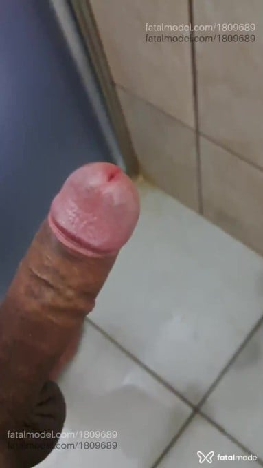 Acompanhante homem com cabelo castanho de olhos castanhos em Nova Mutum Acompanhante homem com cabelo castanho de olhos castanhos em Nova Mutum - João Gonçalves
