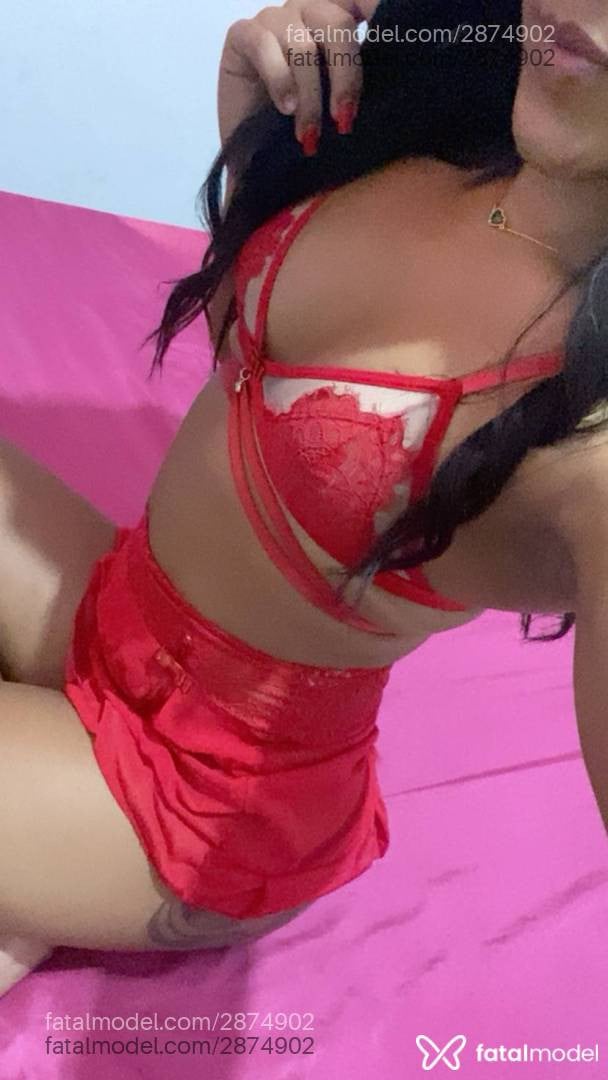 Acompanhante mulher trans morena (o) de olhos pretos - Lorrany