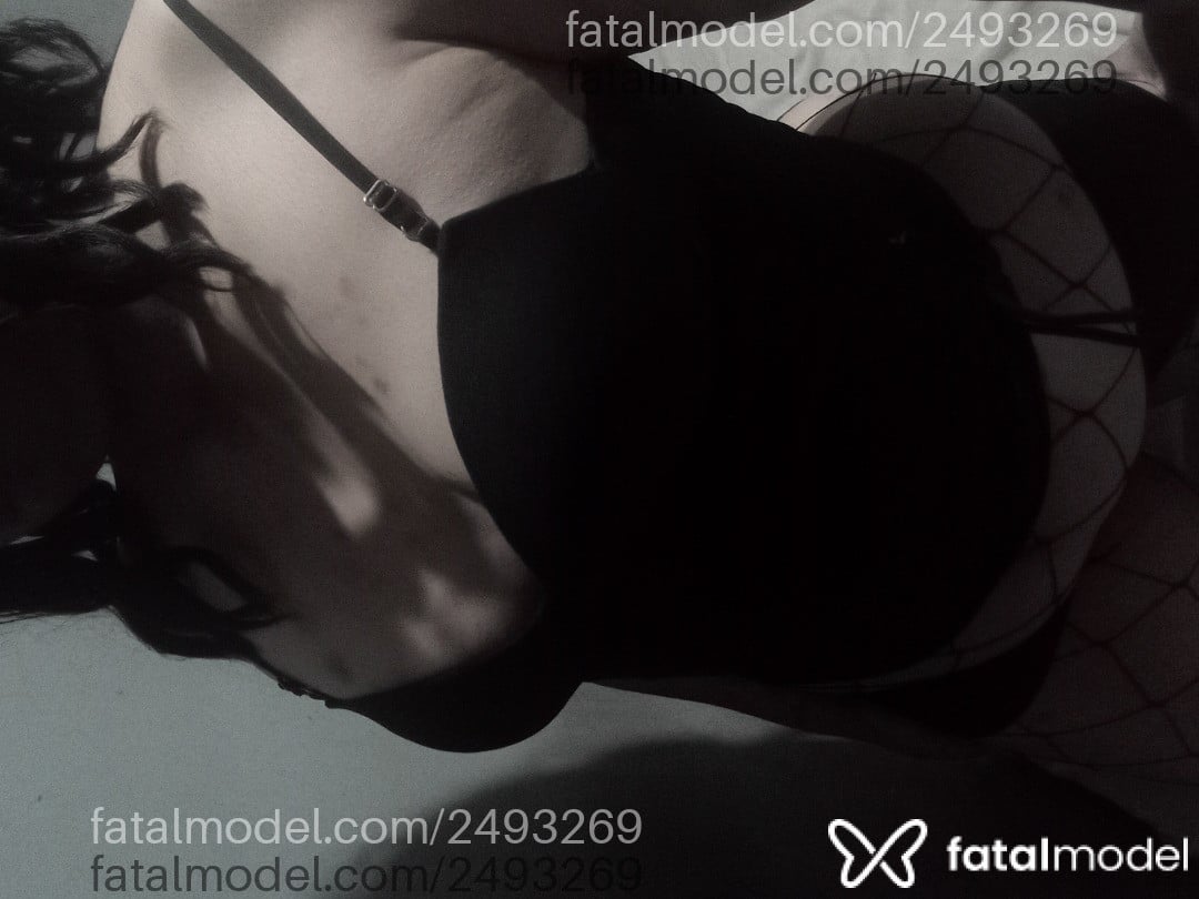 Acompanhante mulher com cabelo castanho de olhos castanhos em Contagem - Morgana Dark