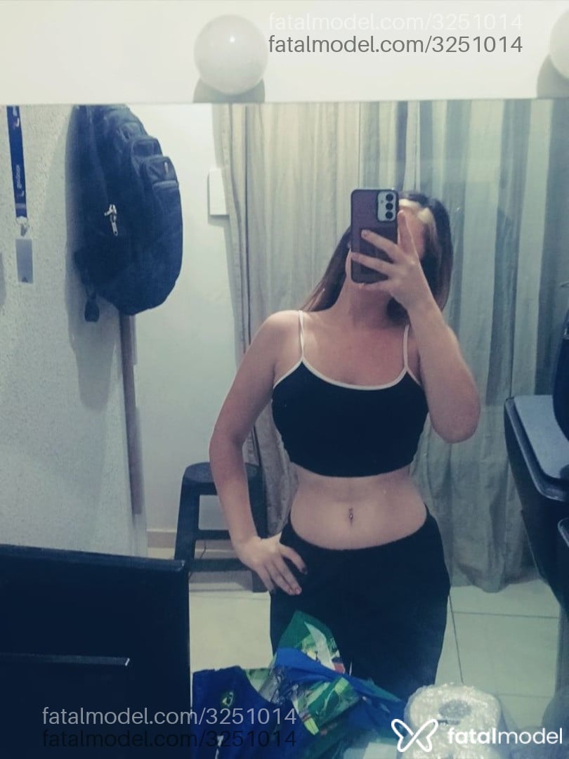 Acompanhante mulher loira (o) de olhos mel em Virtual - Mariah