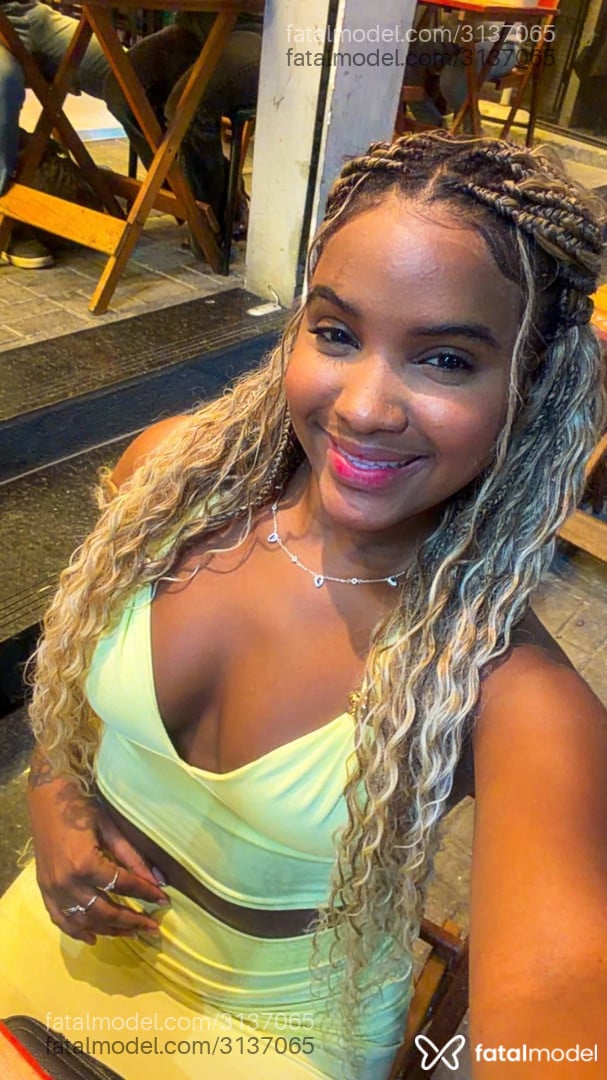 Acompanhante mulher morena (o) de olhos castanhos em Rio de Janeiro - Maya