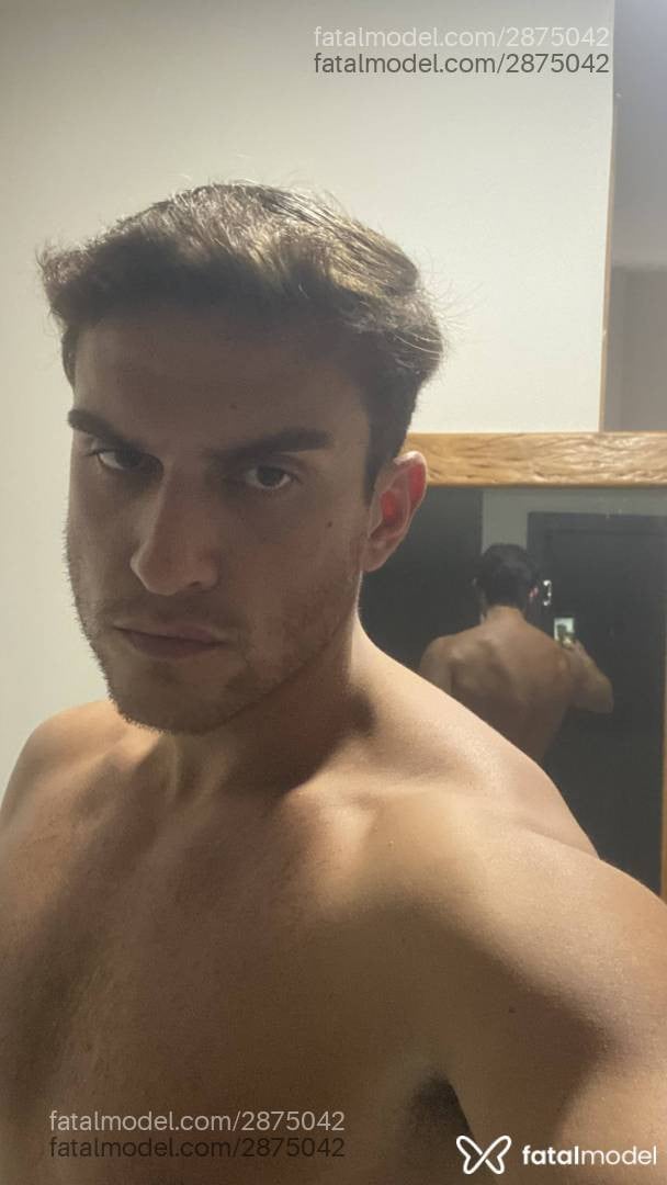 Acompanhante homem com cabelo castanho de olhos castanhos em Balneário Camboriú - Gabriel Sudré