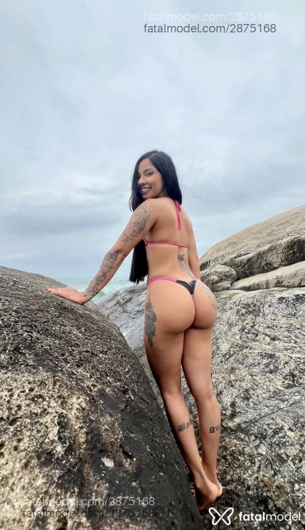 Acompanhante mulher com cabelo castanho de olhos castanhos - Tainá