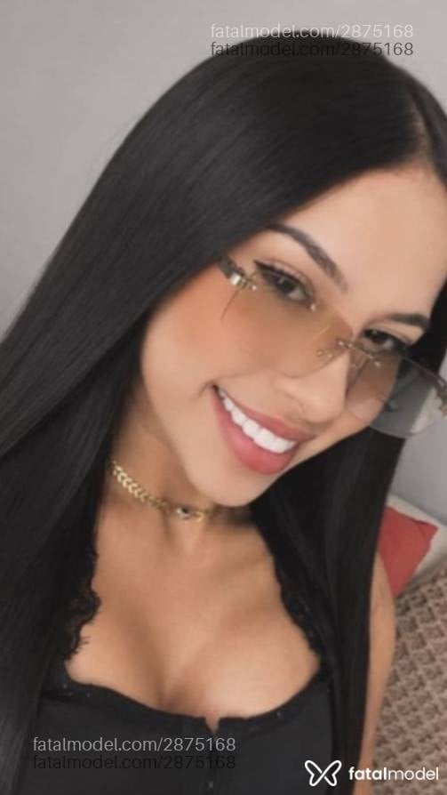 Acompanhante mulher com cabelo castanho de olhos castanhos - Tainá