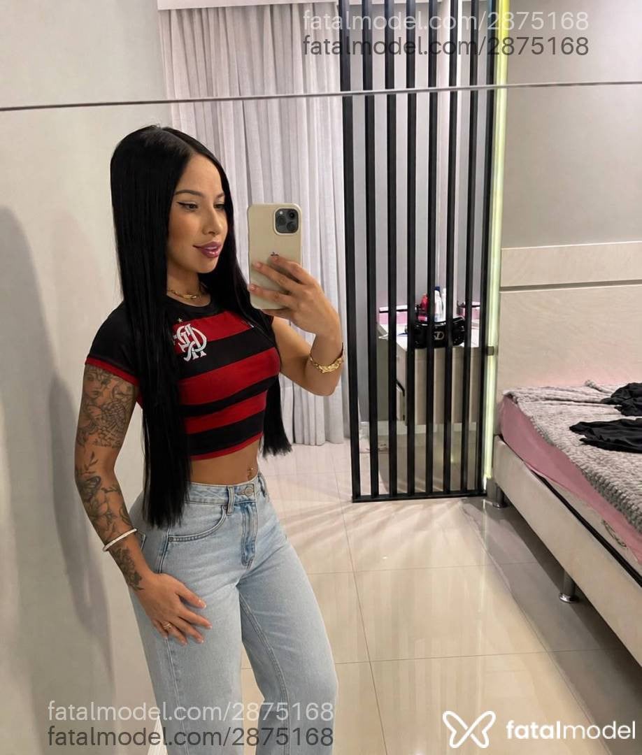 Acompanhante mulher com cabelo castanho de olhos castanhos - Tainá