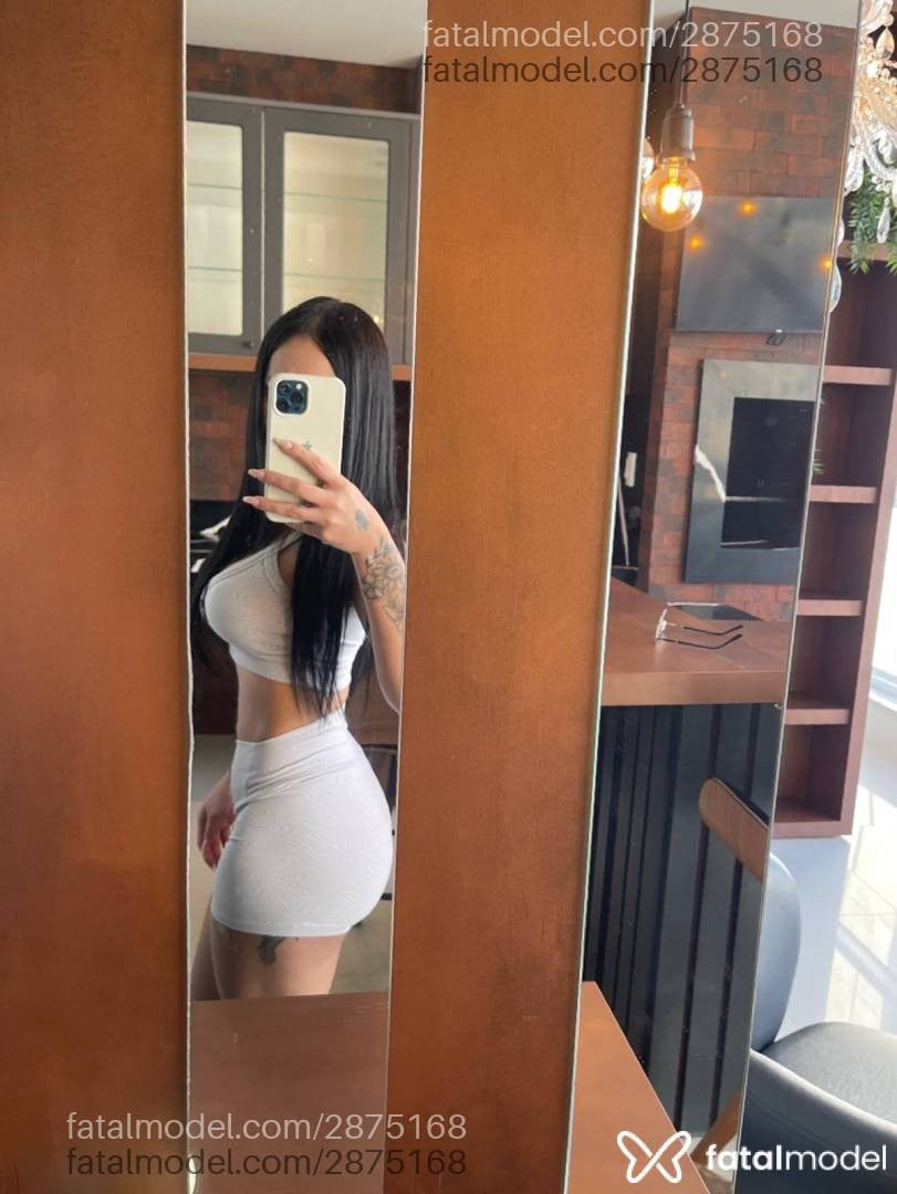 Acompanhante mulher com cabelo castanho de olhos castanhos - Tainá