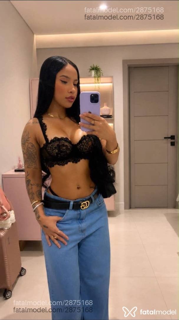 Acompanhante mulher com cabelo castanho de olhos castanhos - Tainá