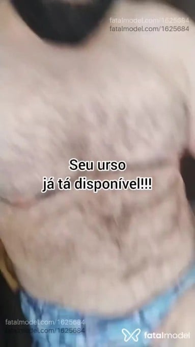 Acompanhante homem sem cabelo de olhos castanhos em Virtual - João Roberto