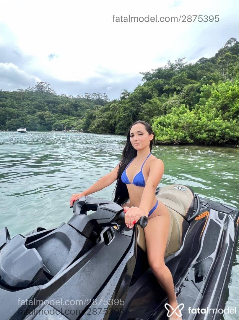 Acompanhante mulher com cabelo castanho de olhos castanhos em Itapema - Beatriz