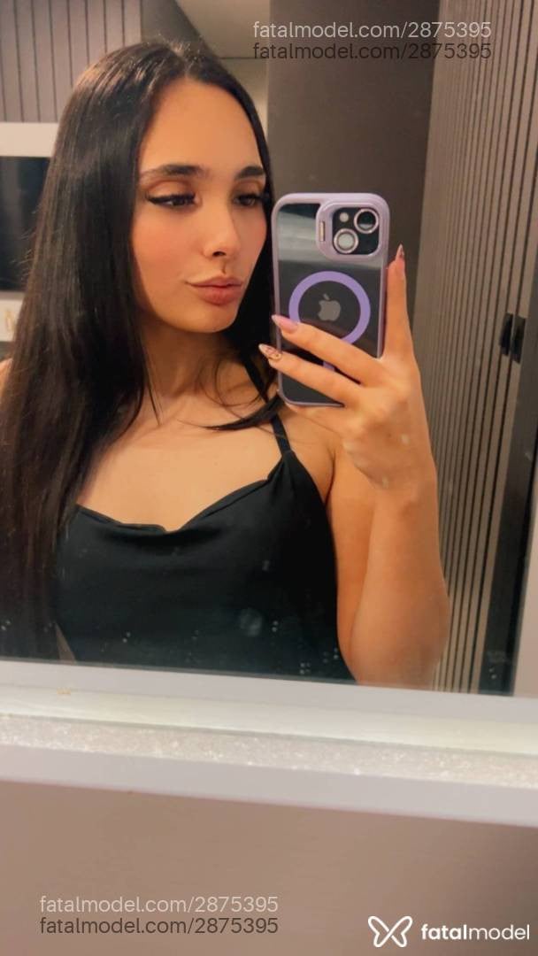 Acompanhante mulher com cabelo castanho de olhos castanhos - Beatriz