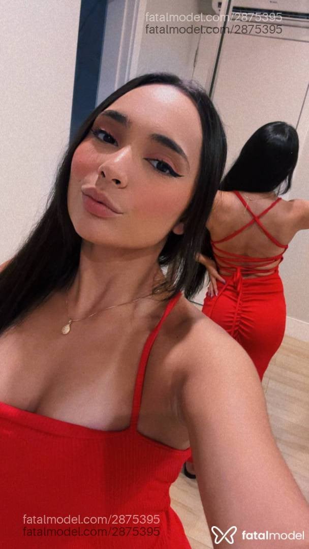 Acompanhante mulher com cabelo castanho de olhos castanhos - Beatriz