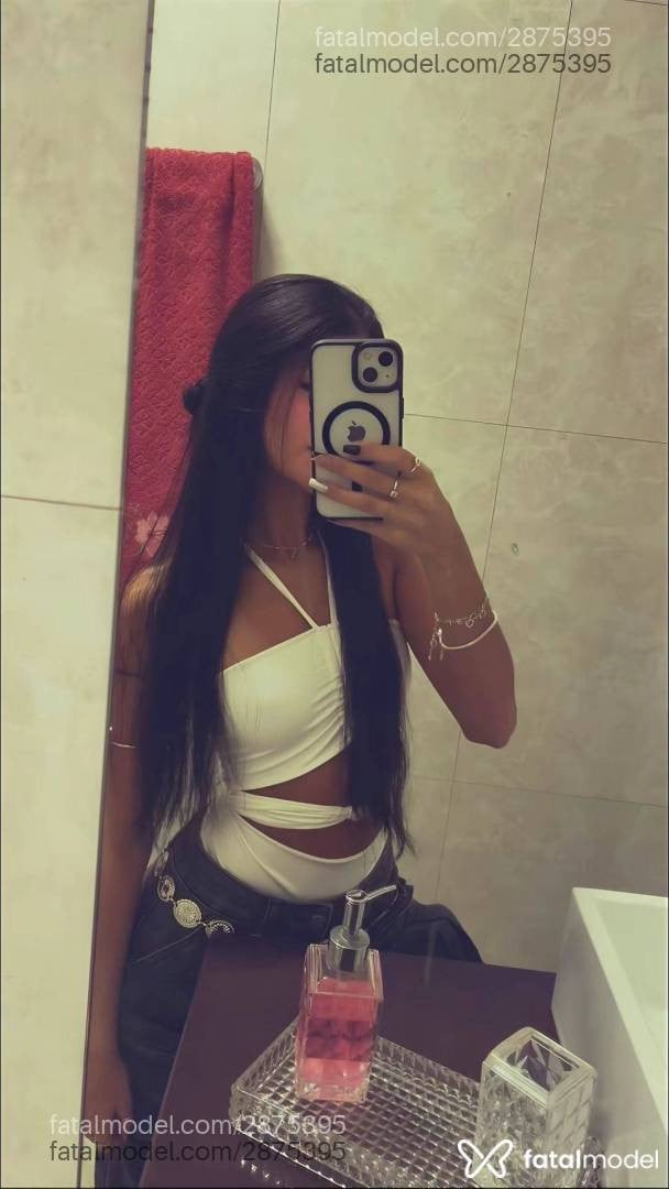 Acompanhante mulher com cabelo castanho de olhos castanhos - Beatriz