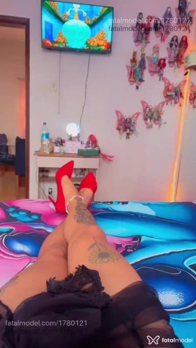 Acompanhante mulher trans com cabelo castanho de olhos castanhos em Três Pontas - Laura Proine