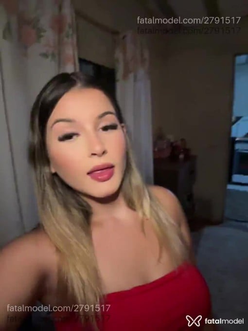 Acompanhante mulher loira (o) de olhos castanhos em Macaé - Alice Souza