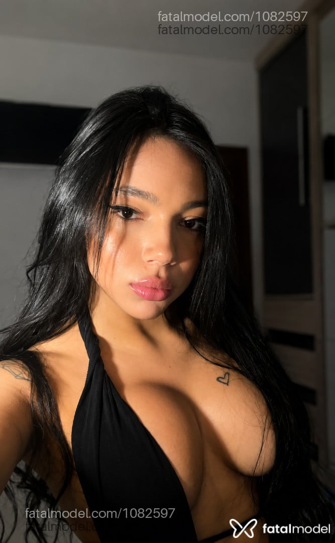 Acompanhante mulher trans morena (o) de olhos castanhos - Diana Esteves