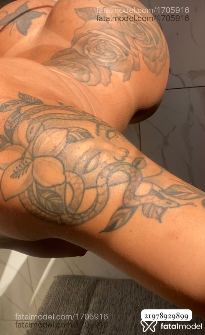 Acompanhante mulher trans com cabelo castanho de olhos castanhos em Nilópolis - Larissa Andrade