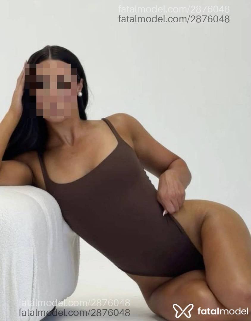 Acompanhante mulher morena (o) de olhos castanhos - Ariel