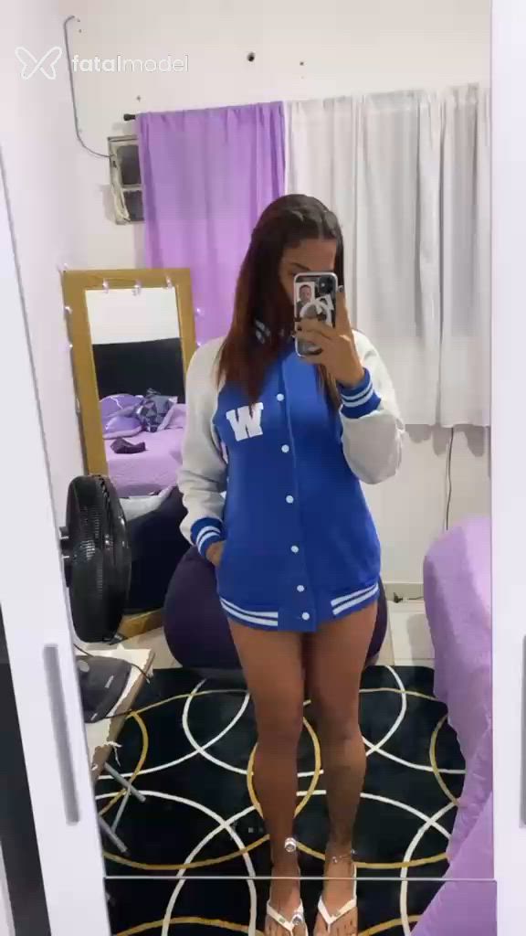 Acompanhante mulher com cabelo castanho de olhos castanhos em Carapicuíba Acompanhante mulher com cabelo castanho de olhos castanhos em Carapicuíba - Mell