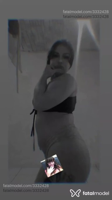 Acompanhante mulher com cabelo castanho de olhos castanhos em São Paulo Acompanhante mulher com cabelo castanho de olhos castanhos em São Paulo - Vic Tória